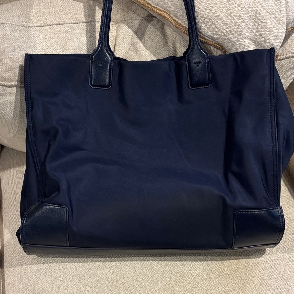 Tory Burch Navy Tote Bag with Logo - Picture 11 of 14